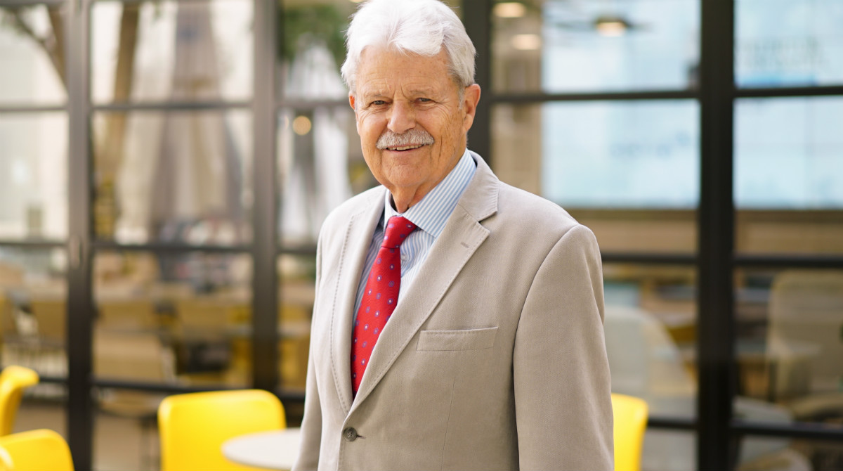Melbourne Business School Professor Gary Sampson
